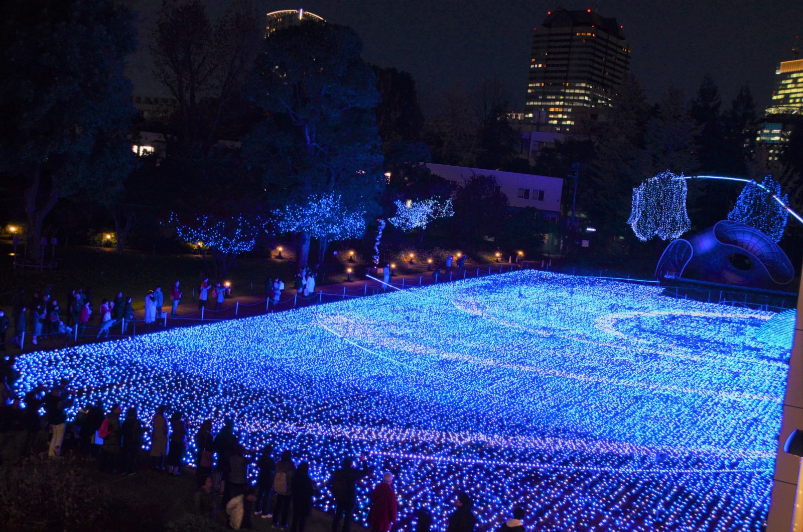Romantic and spectacular winter illuminations in Tokyo