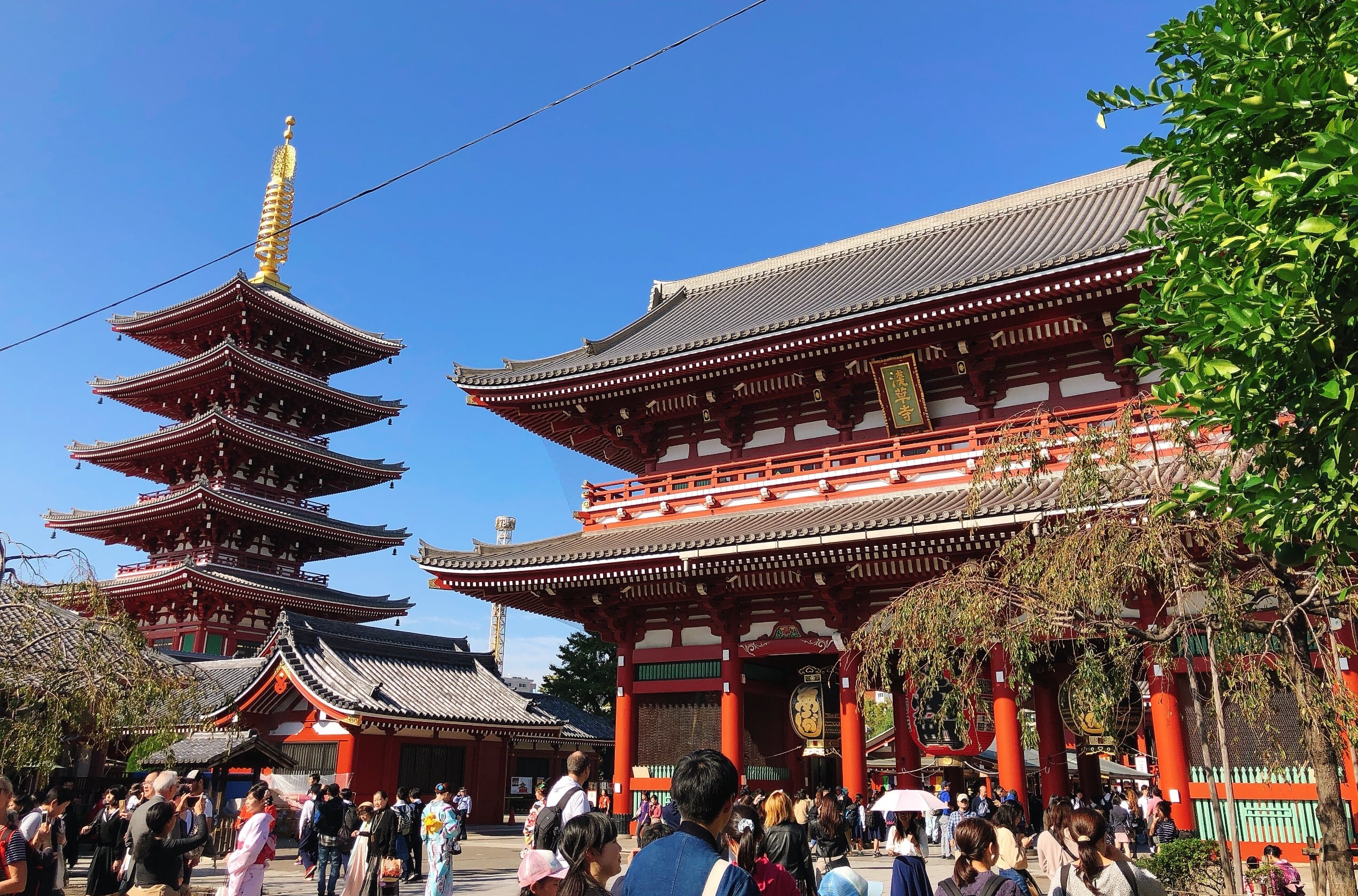 The gate and pagoda at Sensoji Temple